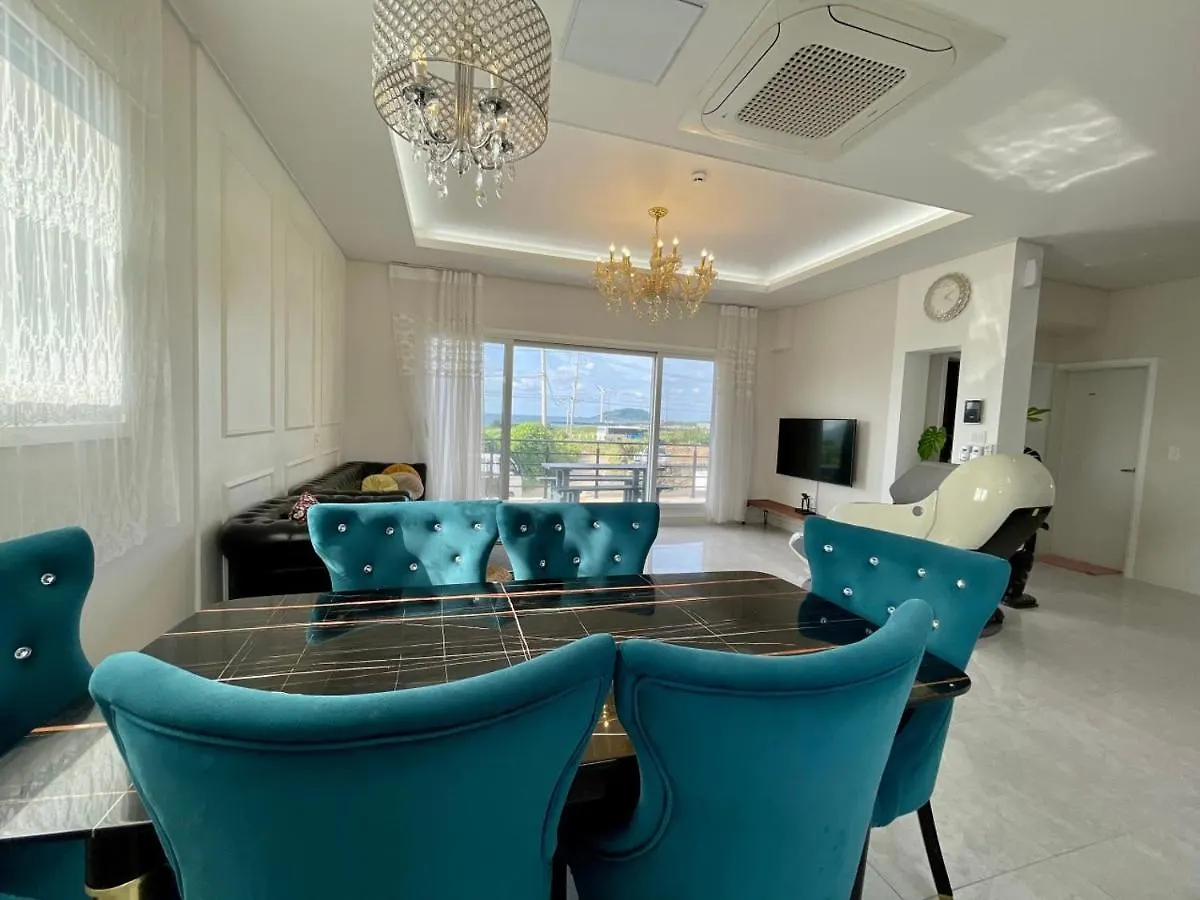 Homechee Poolvilla Jeju Holiday home