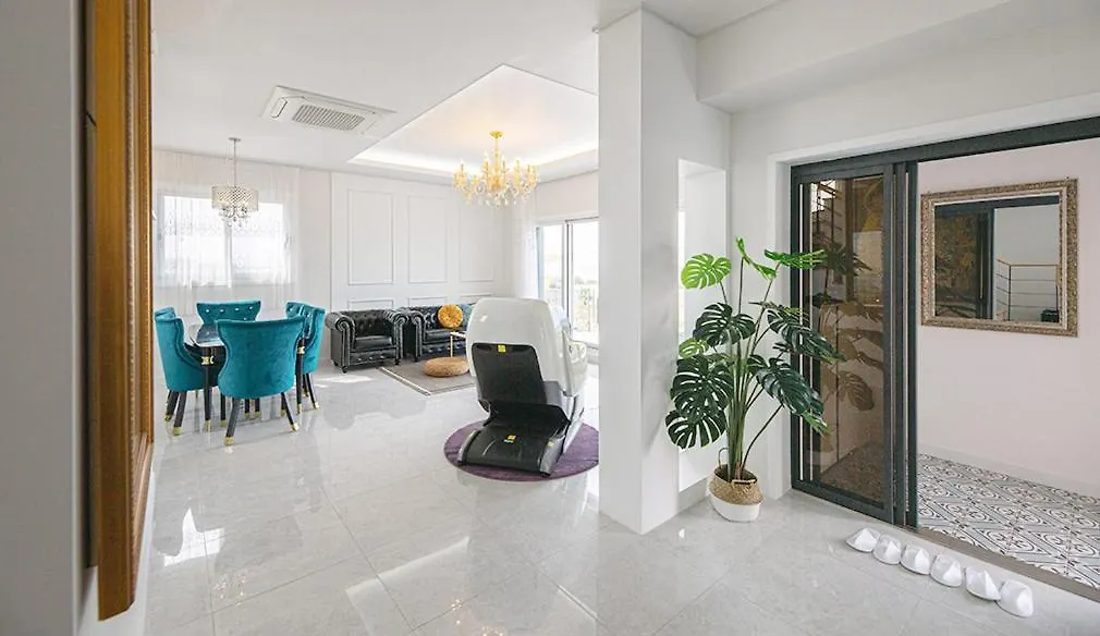 Homechee Poolvilla Jeju
