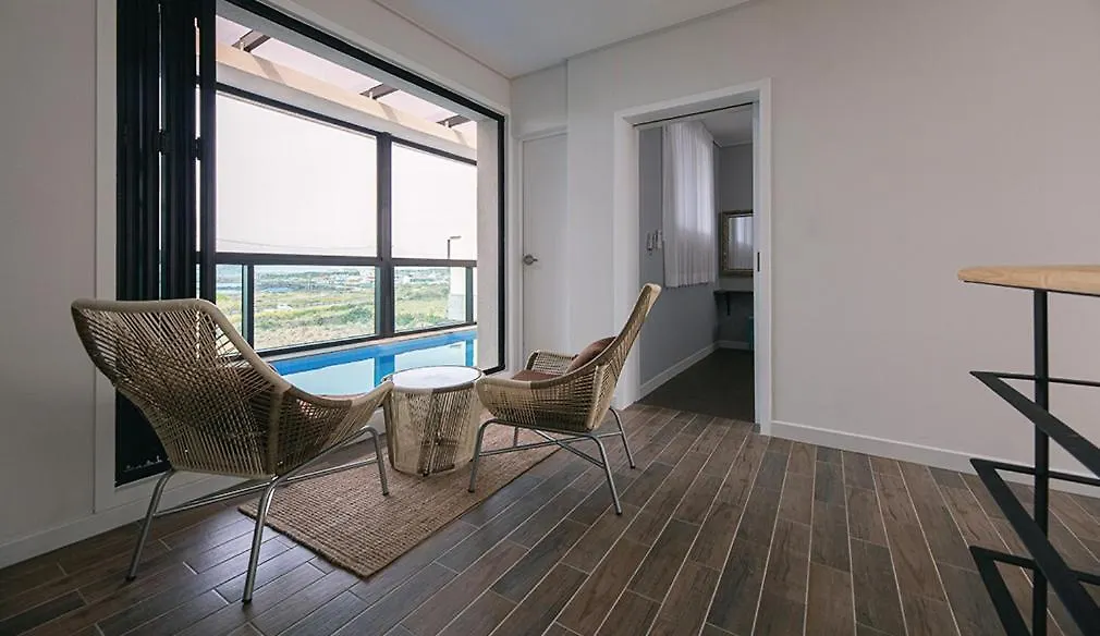 Homechee Poolvilla Jeju